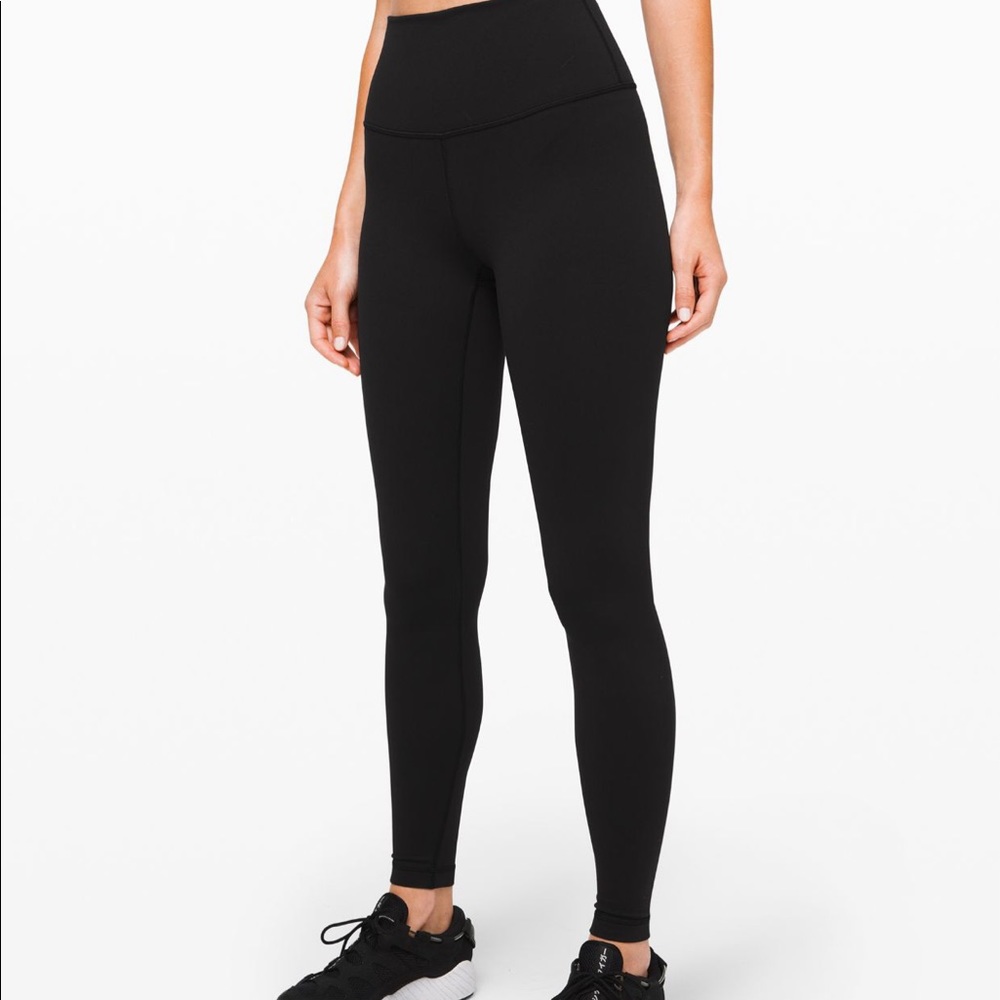 lulu lemon wunder under black leggings